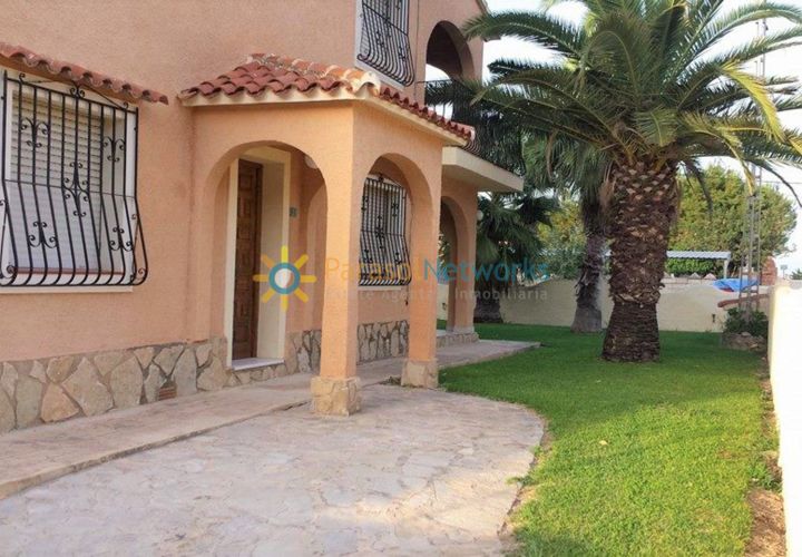 Villa a Denia, Alicante, Denia - € 1.000/mes | Ref: PNRN67 - foto 1